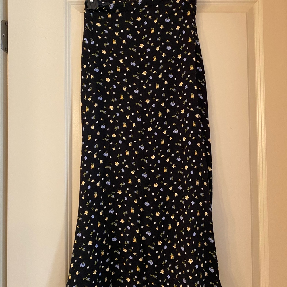 Reformation Size 0 Floral Black Midi Skirt